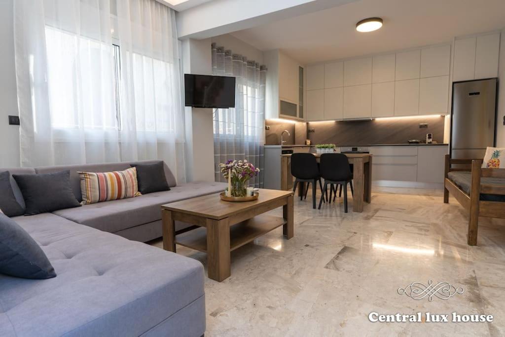 Central Lux House Kalamata Exterior foto